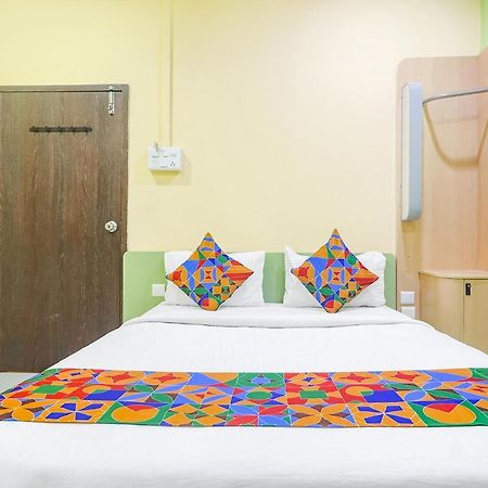 Fabexpress Airport Stay Inn - Nr Hyderabad International Airport, Shamshabad Buitenkant foto