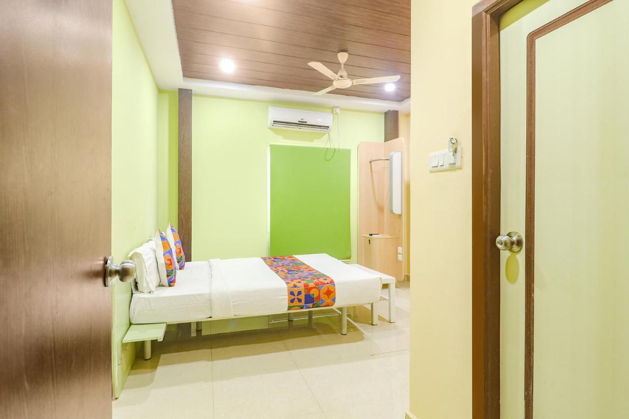 Fabexpress Airport Stay Inn - Nr Hyderabad International Airport, Shamshabad Buitenkant foto