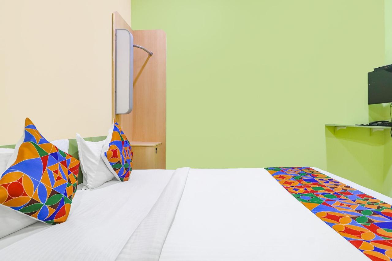Fabexpress Airport Stay Inn - Nr Hyderabad International Airport, Shamshabad Buitenkant foto