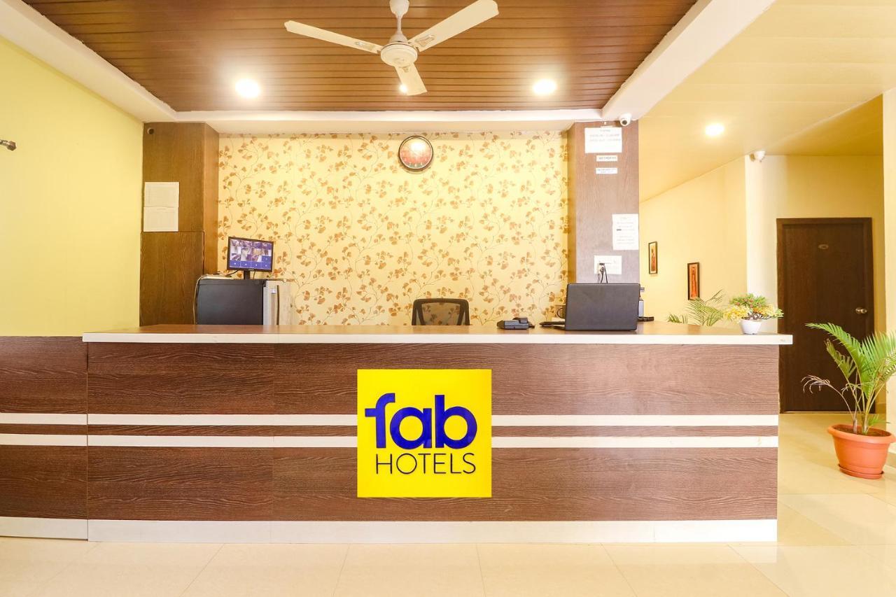 Fabexpress Airport Stay Inn - Nr Hyderabad International Airport, Shamshabad Buitenkant foto