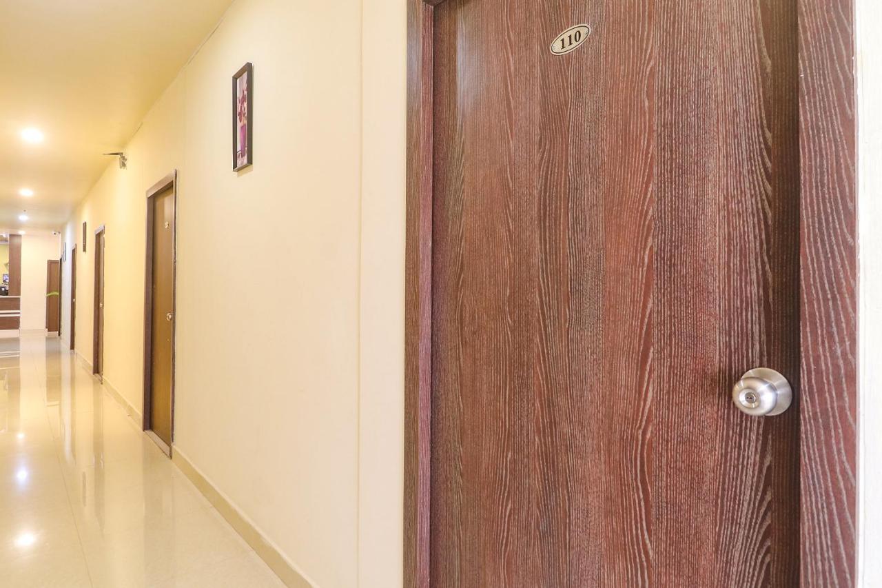 Fabexpress Airport Stay Inn - Nr Hyderabad International Airport, Shamshabad Buitenkant foto